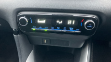 Toyota Yaris 1.5 Hybrid Design 5dr CVT Hybrid Hatchback